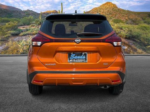 2022 Nissan Kicks SR