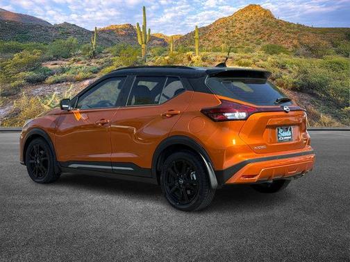 2022 Nissan Kicks SR