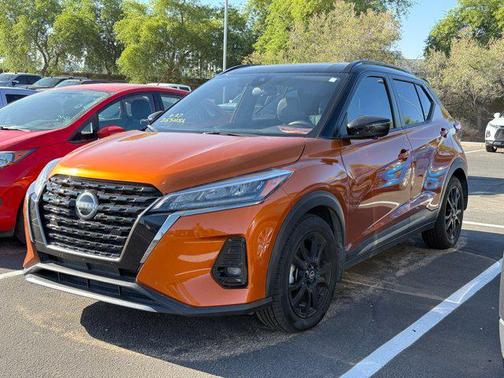 2022 Nissan Kicks SR
