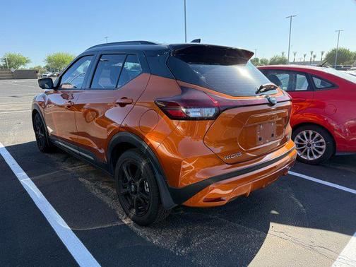 2022 Nissan Kicks SR
