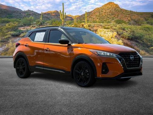 2022 Nissan Kicks SR