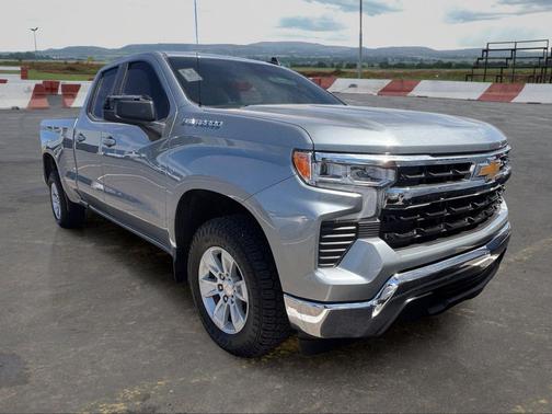 Sterling Gray Metallic 2024 Chevrolet Silverado 1500 LT