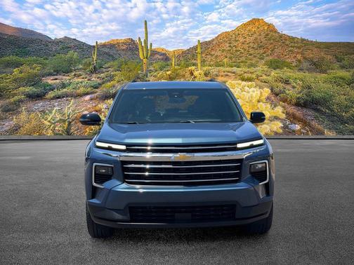 Lakeshore Blue Metallic 2025 Chevrolet Traverse LT