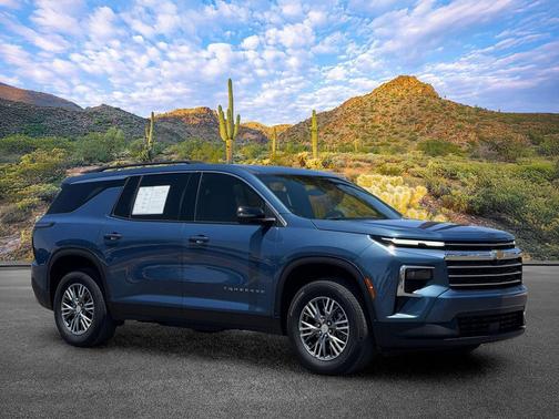 Lakeshore Blue Metallic 2025 Chevrolet Traverse LT