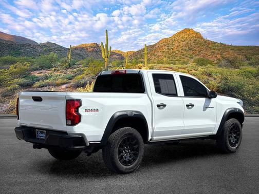 Summit White 2025 Chevrolet Colorado Trail Boss