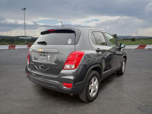 Nightfall Gray Metallic 2019 Chevrolet Trax LS