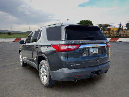 Graphite Metallic 2020 Chevrolet Traverse LT Cloth