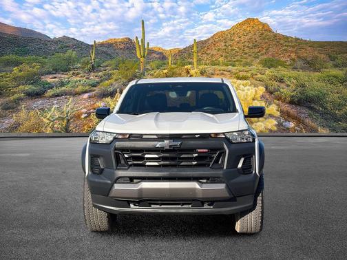 Summit White 2026 Chevrolet Colorado Trail Boss