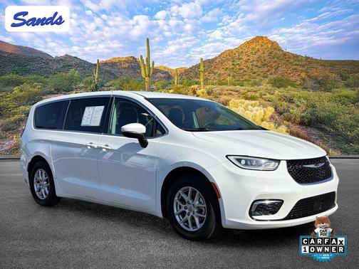Bright White Clearcoat 2023 Chrysler Pacifica Touring L