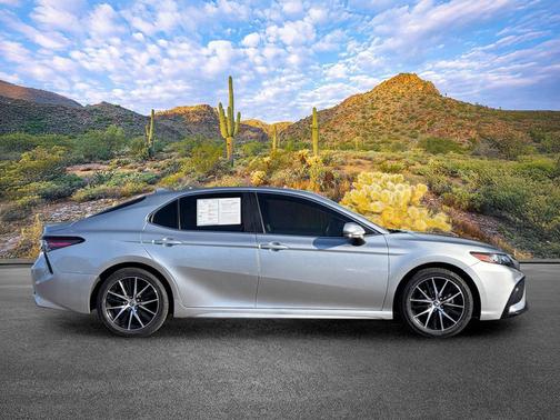 Celestial Silver Metallic 2023 Toyota Camry SE