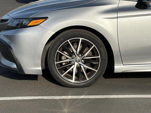 Celestial Silver Metallic 2023 Toyota Camry SE