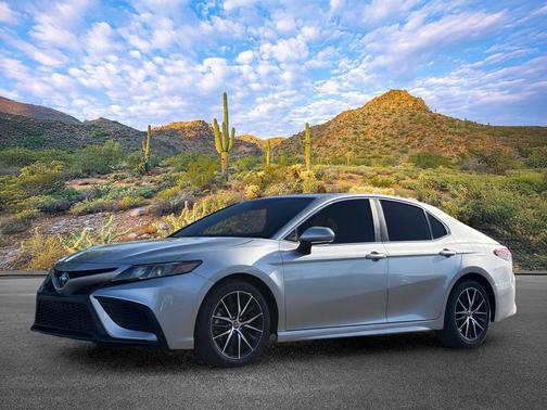 Celestial Silver Metallic 2023 Toyota Camry SE