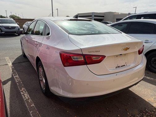 Summit White 2025 Chevrolet Malibu 1LS