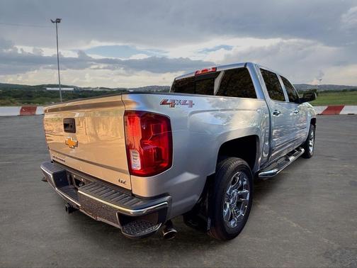 Silver Ice Metallic 2018 Chevrolet Silverado 1500 LTZ
