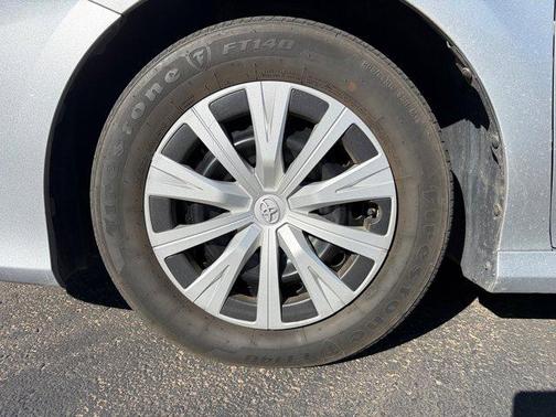 2024 Toyota Camry Hybrid LE