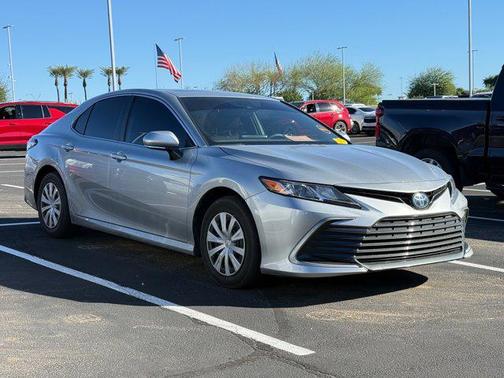 2024 Toyota Camry Hybrid LE