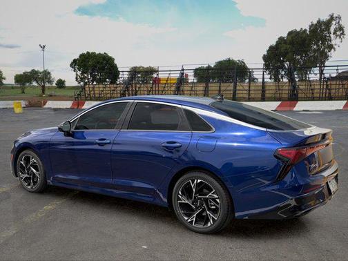 Yacht Blue 2025 Kia K5 GT-Line