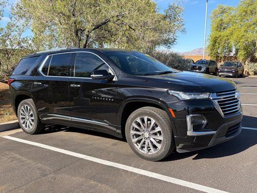 Mosaic Black Metallic 2023 Chevrolet Traverse Premier