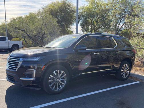 Mosaic Black Metallic 2023 Chevrolet Traverse Premier
