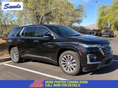 Mosaic Black Metallic 2023 Chevrolet Traverse Premier