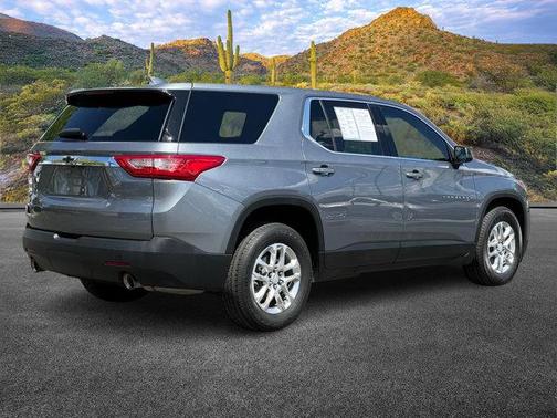 Satin Steel Metallic 2021 Chevrolet Traverse LS