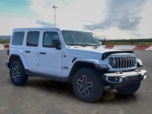 Bright White Clearcoat 2025 Jeep Wrangler 4-Door Sahara 4x4