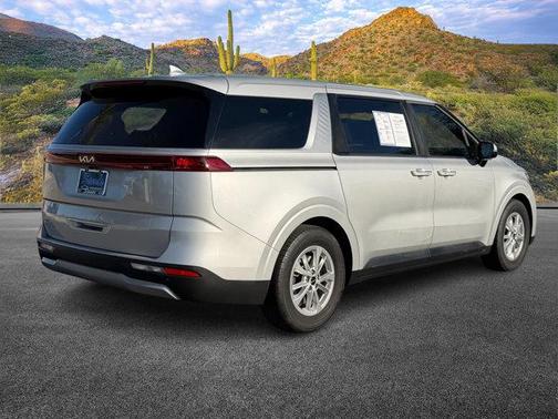 2023 Kia Carnival LX