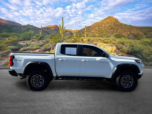 Summit White 2025 Chevrolet Colorado ZR2