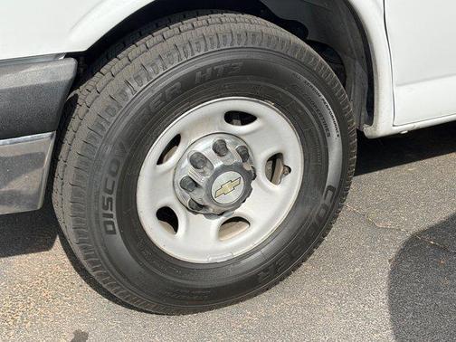 Summit White 2013 Chevrolet Express 2500 LT