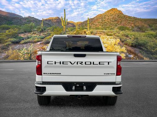 Summit White 2024 Chevrolet Silverado 1500 Custom