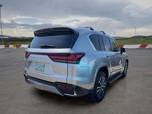 2024 Lexus LX 600 Premium