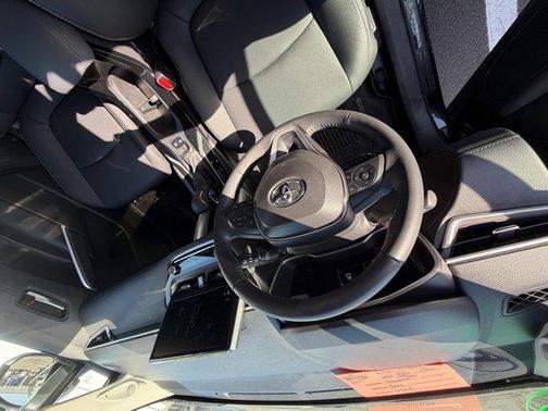 2025 Toyota Corolla Cross XLE