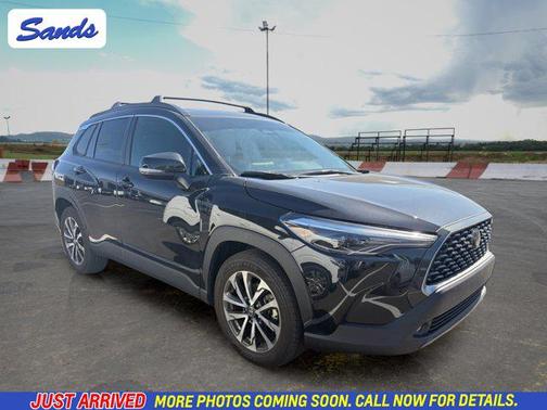 2025 Toyota Corolla Cross XLE