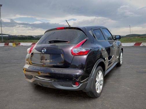Bordeaux Black 2016 Nissan Juke S