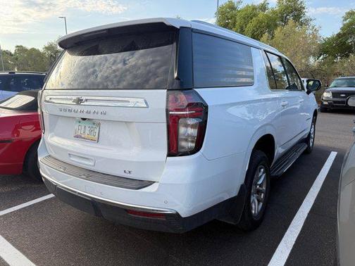 2022 Chevrolet Suburban LT