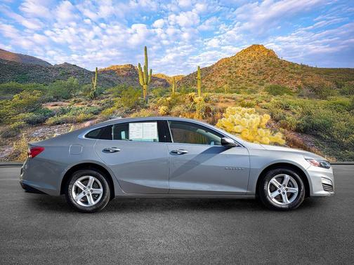 Sterling Gray Metallic 2023 Chevrolet Malibu FWD 1LT