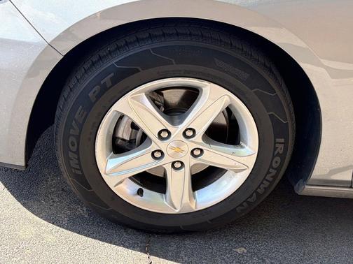 Sterling Gray Metallic 2023 Chevrolet Malibu FWD 1LT