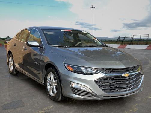 Sterling Gray Metallic 2023 Chevrolet Malibu FWD 1LT