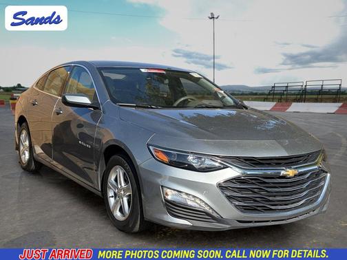 Sterling Gray Metallic 2023 Chevrolet Malibu FWD 1LT