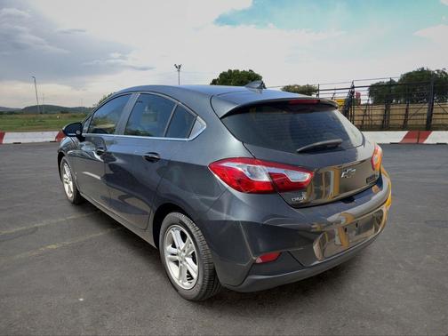 Nightfall Gray Metallic 2018 Chevrolet Cruze LT