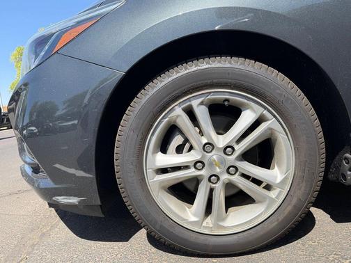 Nightfall Gray Metallic 2018 Chevrolet Cruze LT