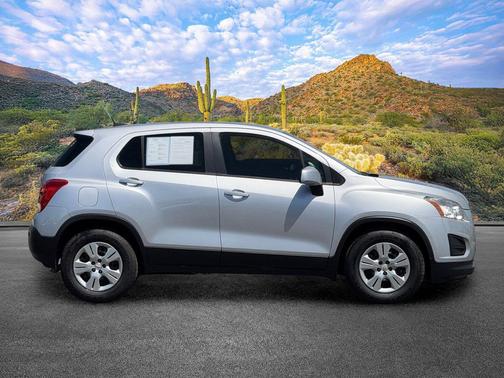 Silver Ice Metallic 2016 Chevrolet Trax LS