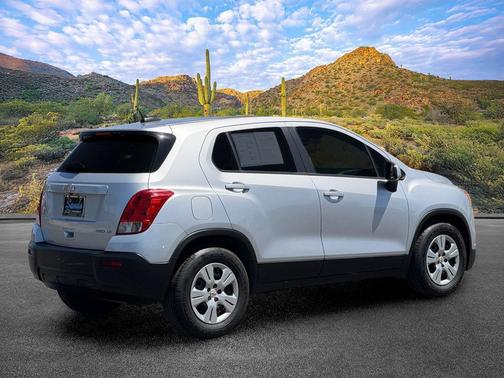 Silver Ice Metallic 2016 Chevrolet Trax LS