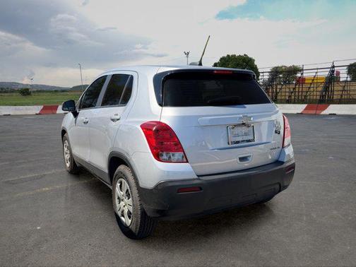 Silver Ice Metallic 2016 Chevrolet Trax LS