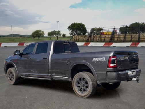 Granite Crystal Metallic Clearcoat 2022 RAM 2500 Laramie Crew Cab 4x4 8' Box