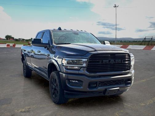 Granite Crystal Metallic Clearcoat 2022 RAM 2500 Laramie Crew Cab 4x4 8' Box