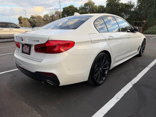 2019 BMW 530 530i