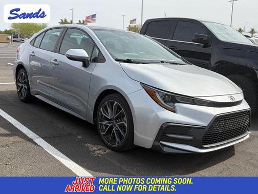 Classic Silver Metallic w/Black Sand Pearl Roof 2021 Toyota Corolla SE