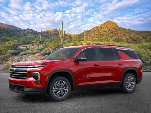 Radiant Red Tintcoat 2026 Chevrolet Traverse LT