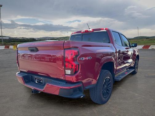 Radiant Red Tintcoat 2023 Chevrolet Colorado LT